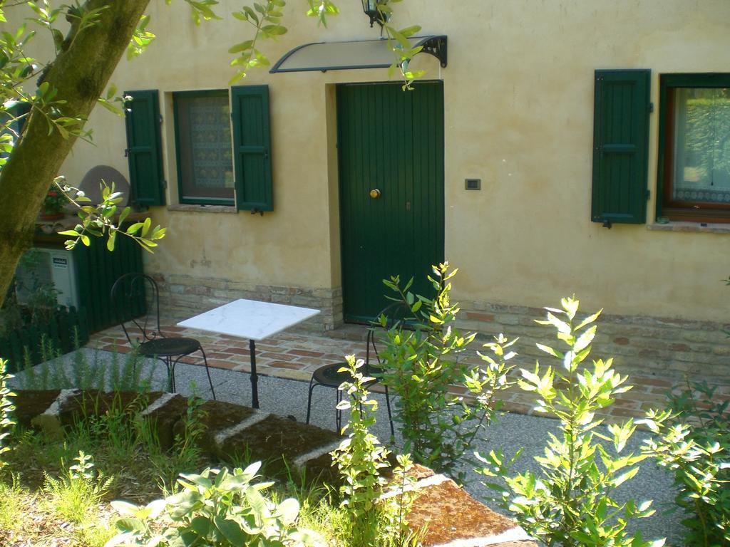 I Ciliegi Bed & Breakfast โอซิโม ภายนอก รูปภาพ