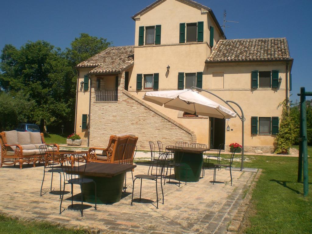 I Ciliegi Bed & Breakfast โอซิโม ภายนอก รูปภาพ